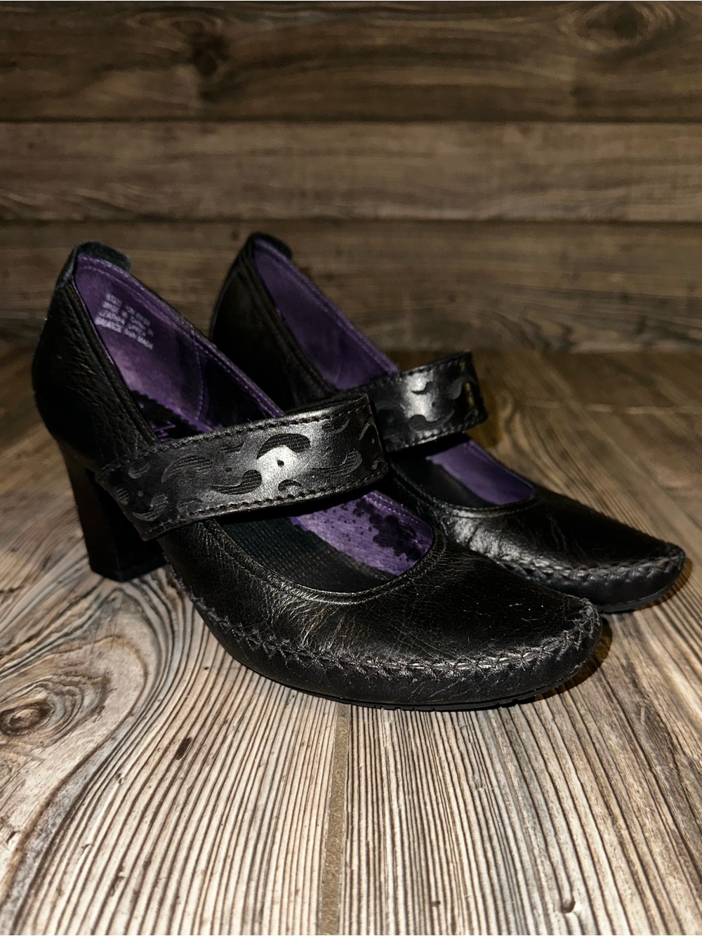 Clarks Indigo Women's Black Mary Jane Heels Pebbles Leather Paisley Cutout 7.5